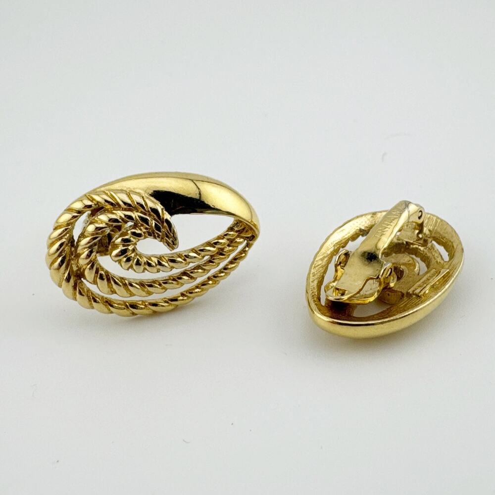 Trifari Clip-On Earrings Women's Vintage Gold Tone Rope Design